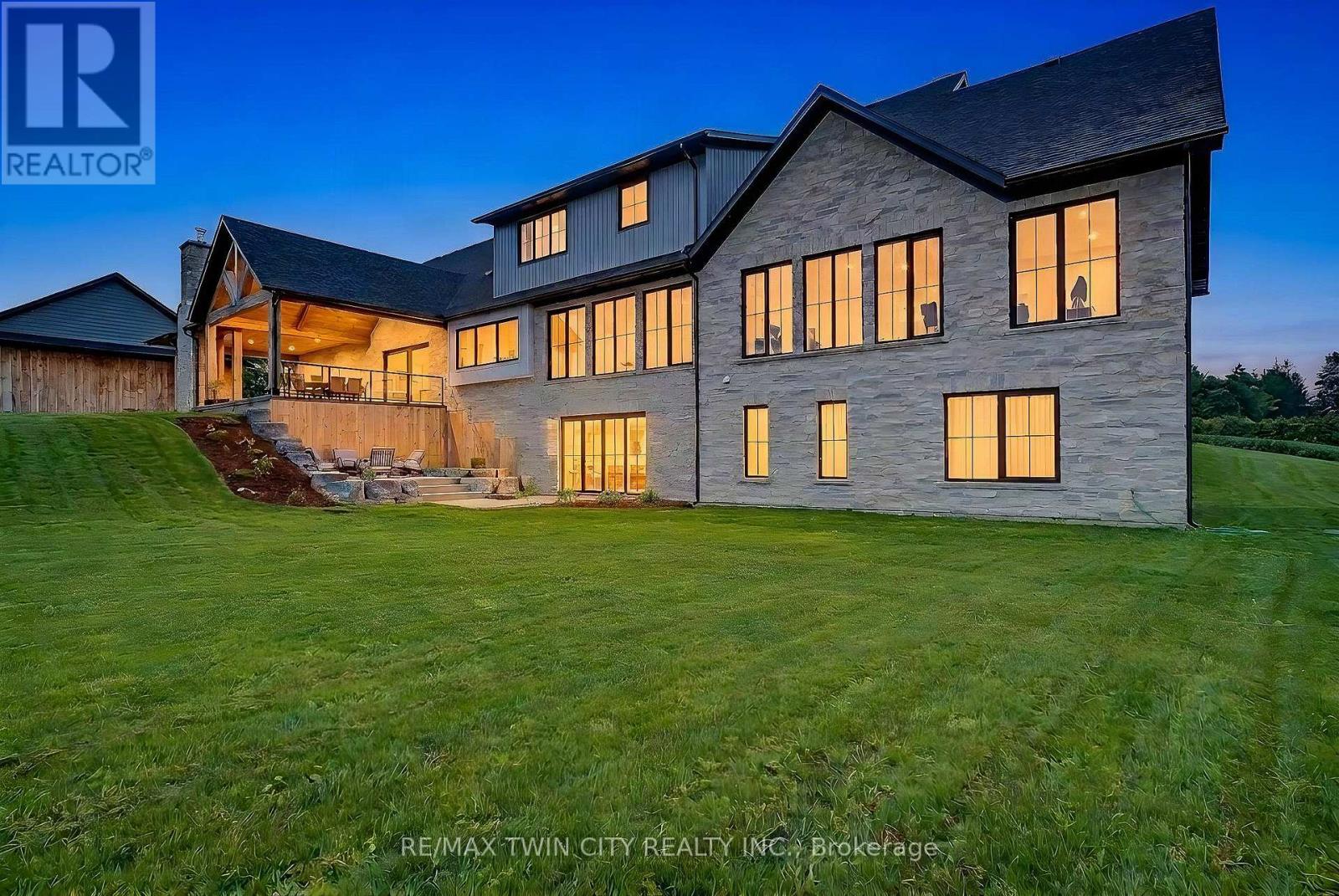 742 Country Squire Road, Waterloo, Ontario  N2J 4G8 - Photo 3 - X13801188