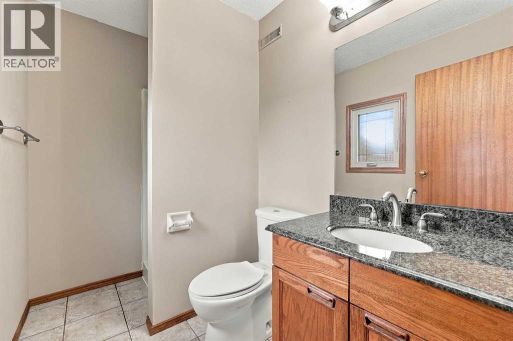 102 Richards Crescent, Red Deer, Alberta  T4P 3B8 - Photo 12 - A2345447