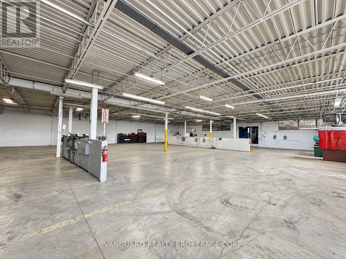 121 Toryork Drive, Toronto, Ontario  M9L 1X9 - Photo 10 - W13801276