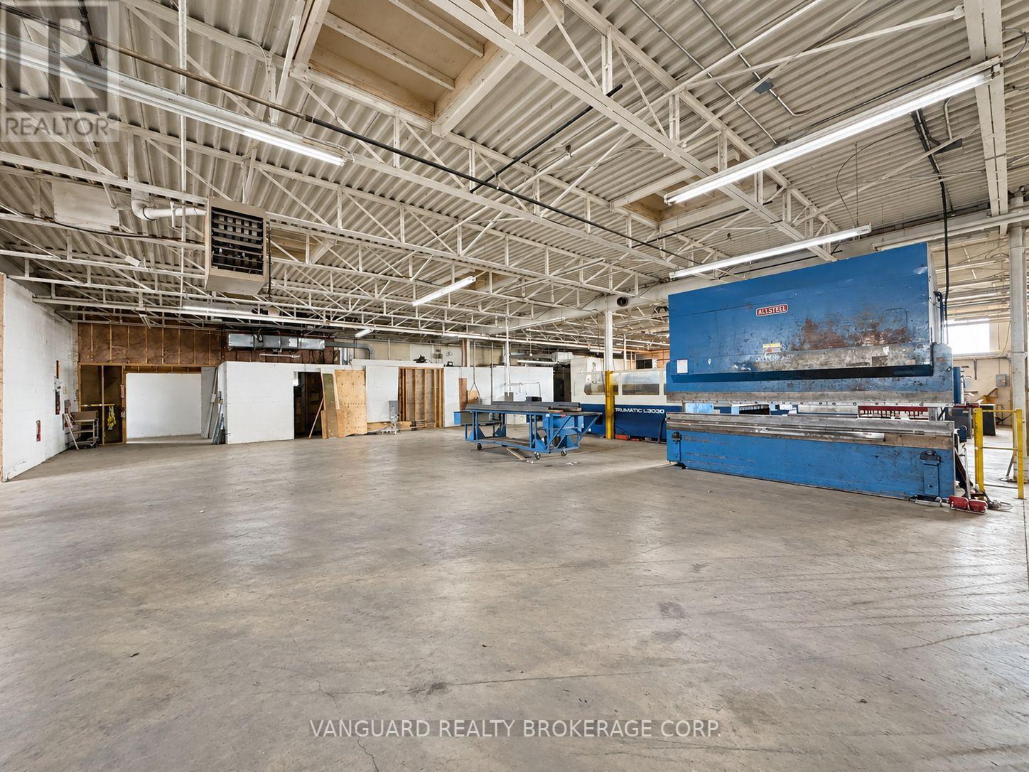 119a Toryork Drive, Toronto, Ontario  M9L 1X9 - Photo 8 - W13801262