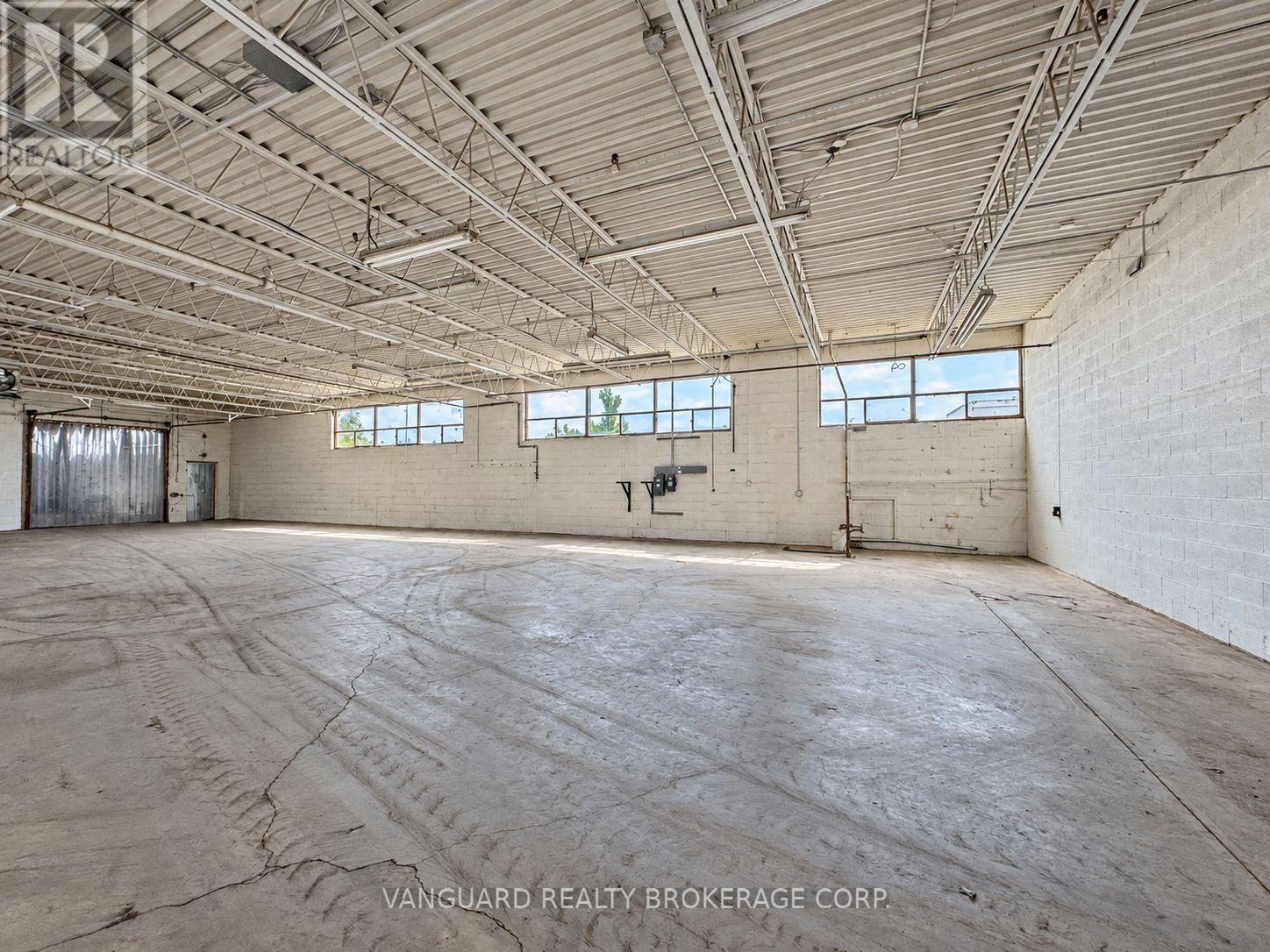 119a Toryork Drive, Toronto, Ontario  M9L 1X9 - Photo 7 - W13801262