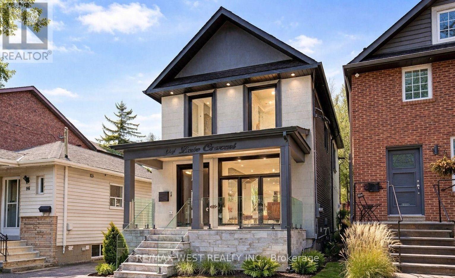 94 LAKE CRESCENT, Toronto, Ontario