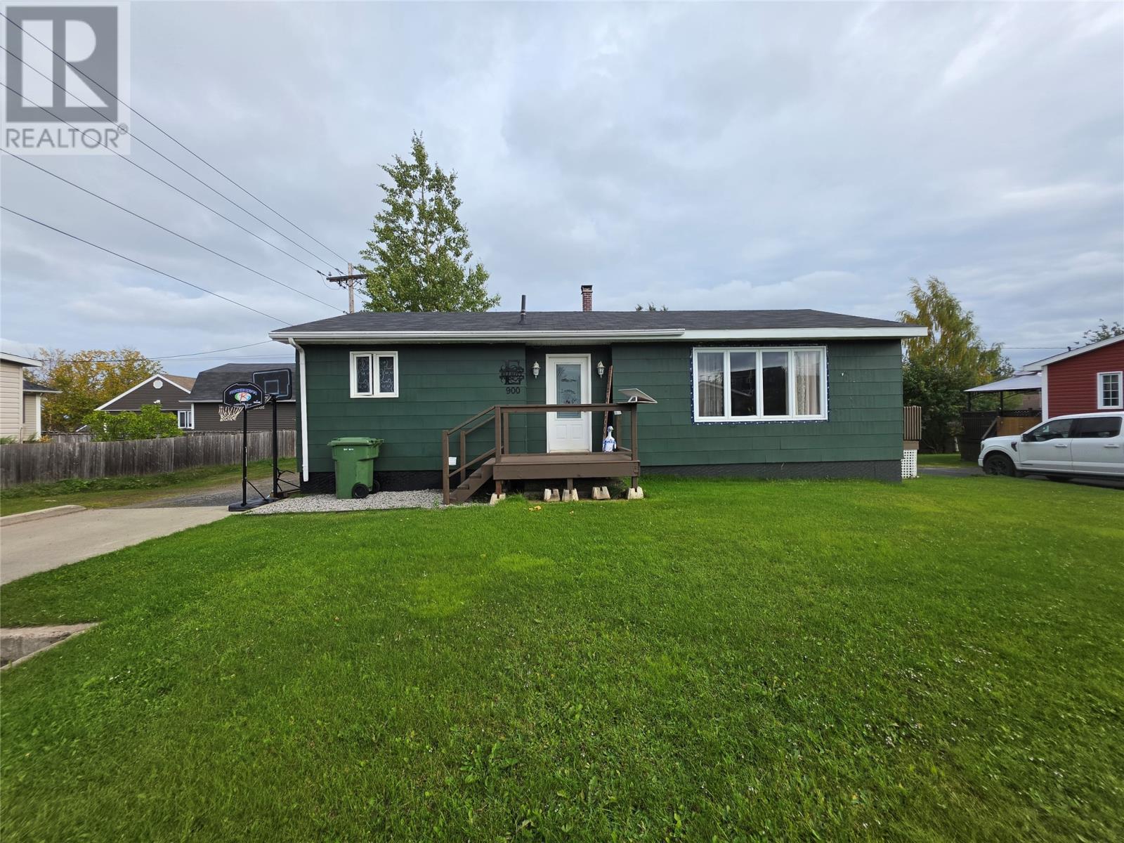 900 Bartlett Drive, Labrador City — photo 2