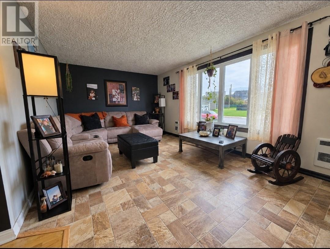 900 Bartlett Drive, Labrador City — photo 3