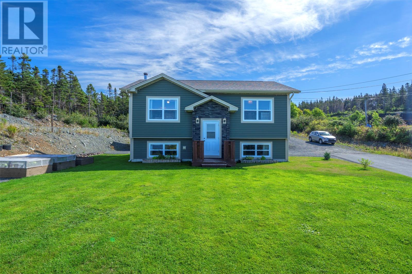 2 Max's Lane, Whiteway — photo 2