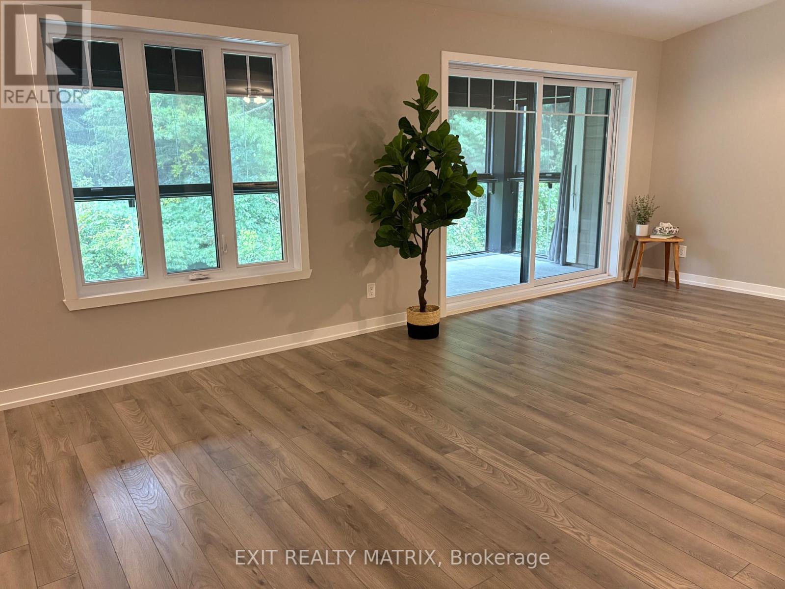207 - 83 St Moritz Trail, Russell, Ontario  K0A 1W0 - Photo 4 - X13801678