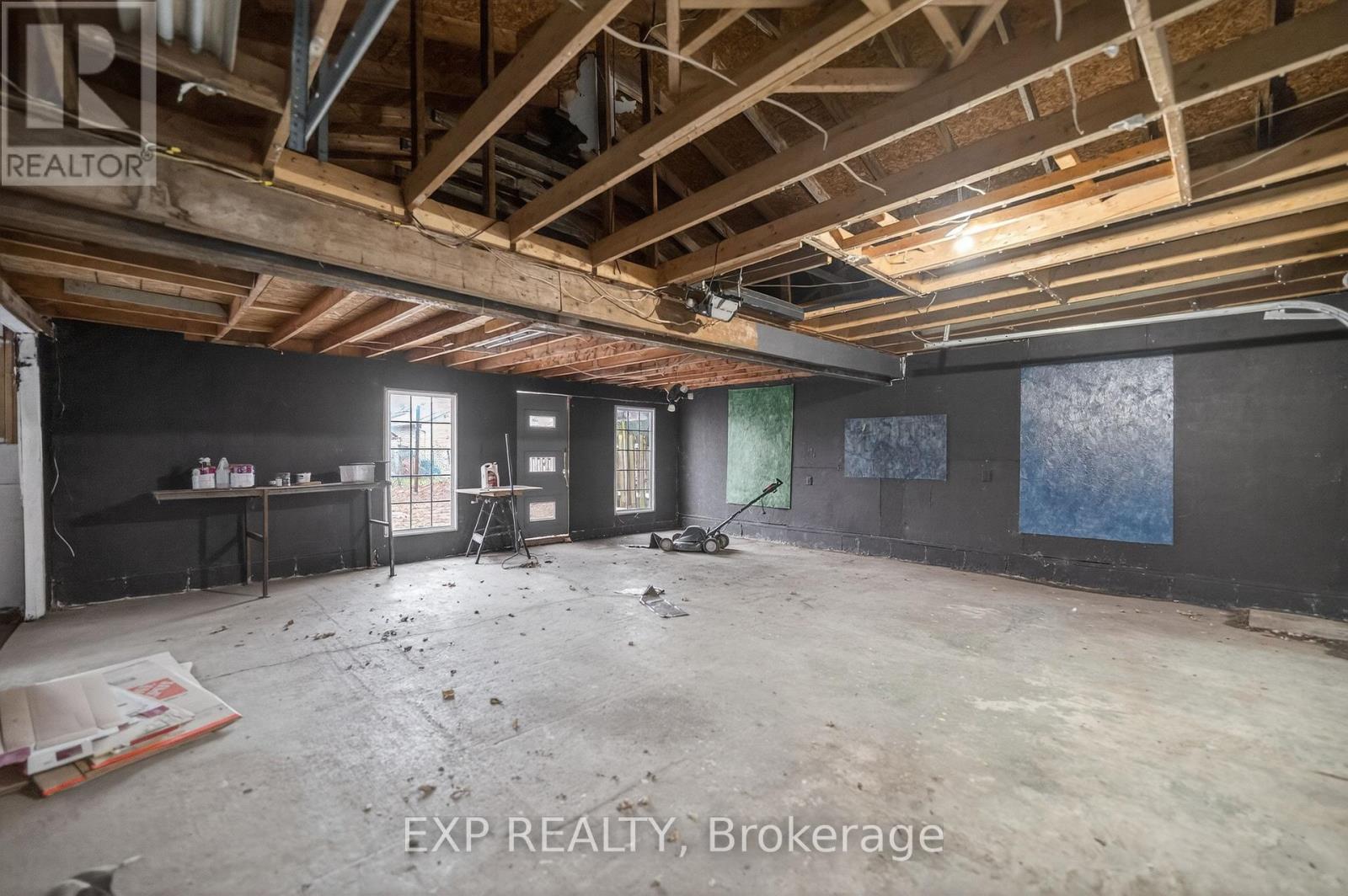 4576 Fourth Avenue, Niagara Falls, Ontario  L2E 4N6 - Photo 39 - X13801594