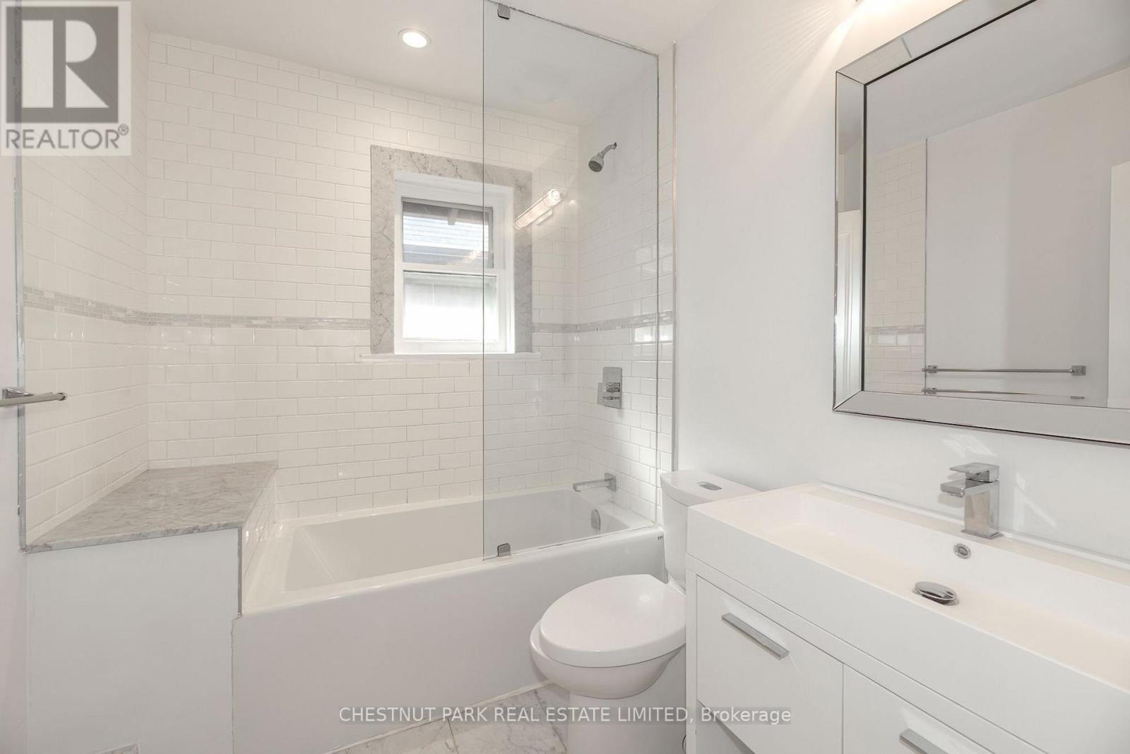 Upper - 11 Rose Park Crescent, Toronto, Ontario  M4T 1P8 - Photo 16 - C13801542