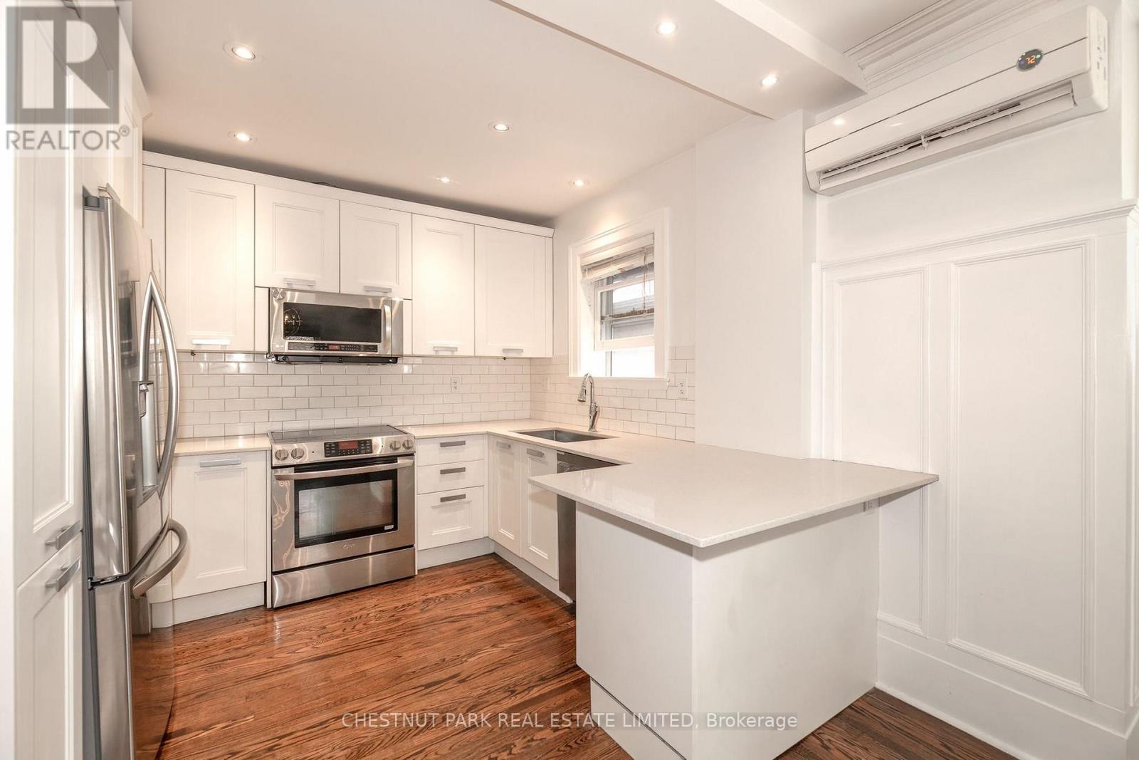 Upper - 11 Rose Park Crescent, Toronto, Ontario  M4T 1P8 - Photo 7 - C13801542