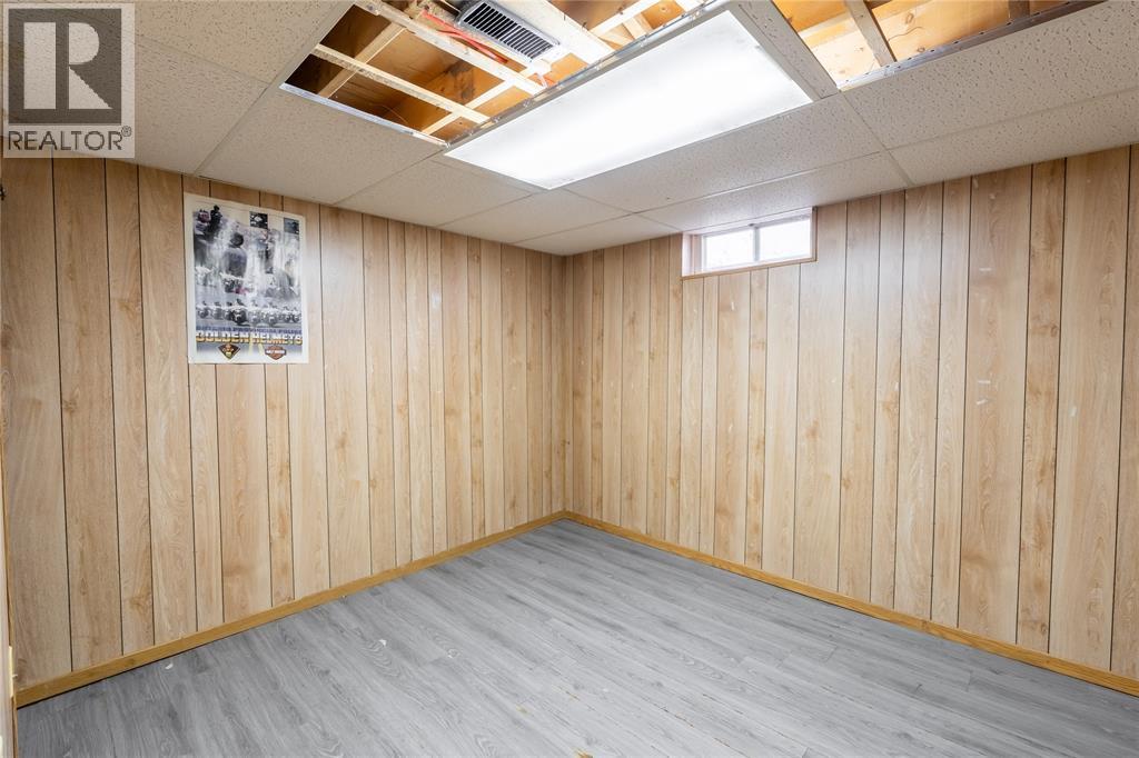 1104 OVERLEA CRESCENT