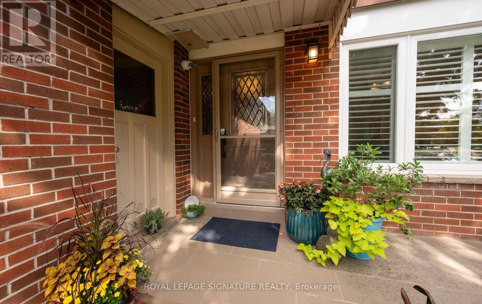42 Shieldmark Crescent, Markham, Ontario  L3T 3T5 - Photo 3 - N13801680