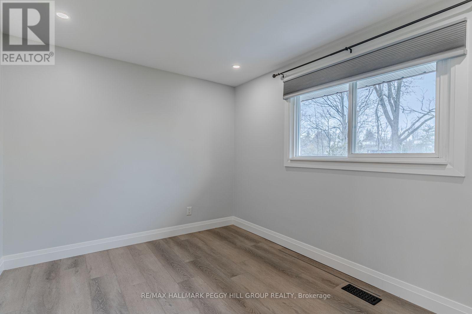 Upper - 20 Ottaway Avenue, Barrie, Ontario  L4M 2W7 - Photo 12 - S13801656