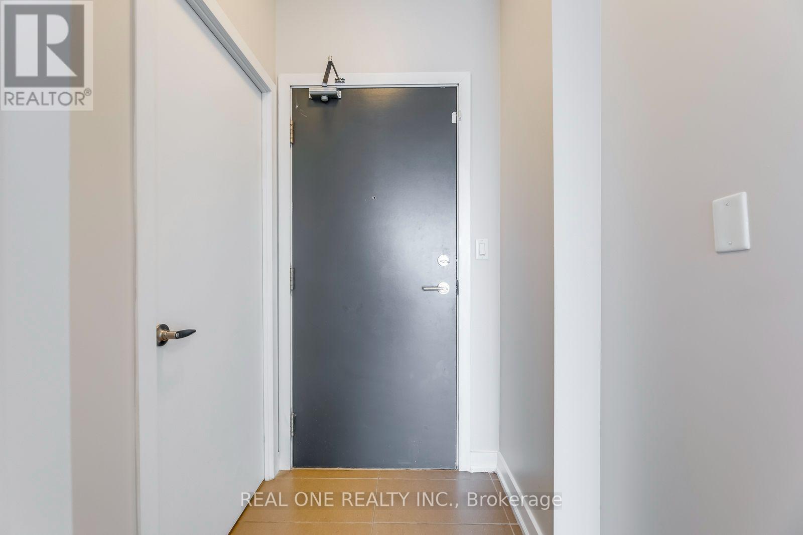 3607 - 4070 Confederation Parkway, Mississauga, Ontario  L5B 0E9 - Photo 8 - W13801622