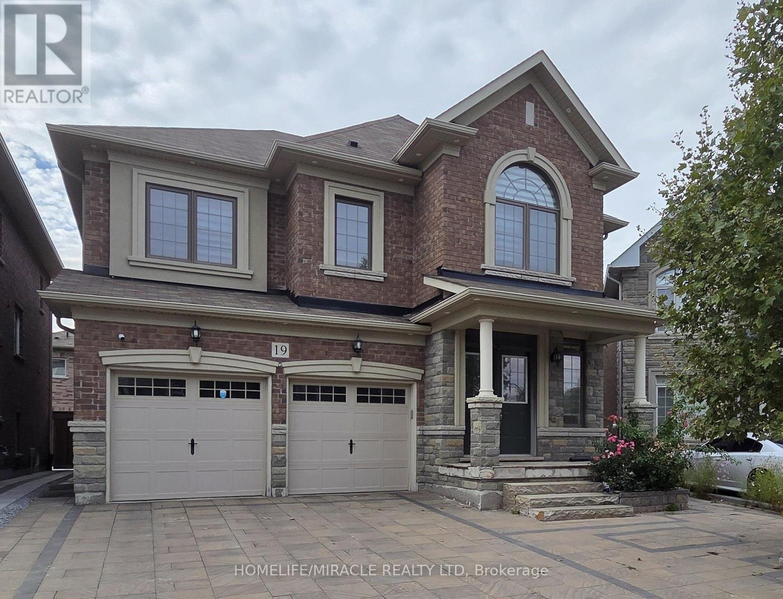 19 Belgium Crescent, Brampton, Ontario  L7A 4R2 - Photo 3 - W13801642