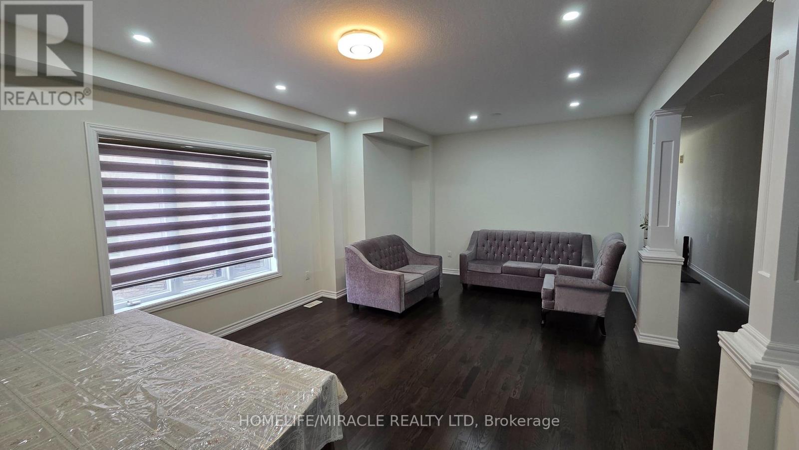 19 Belgium Crescent, Brampton, Ontario  L7A 4R2 - Photo 6 - W13801642