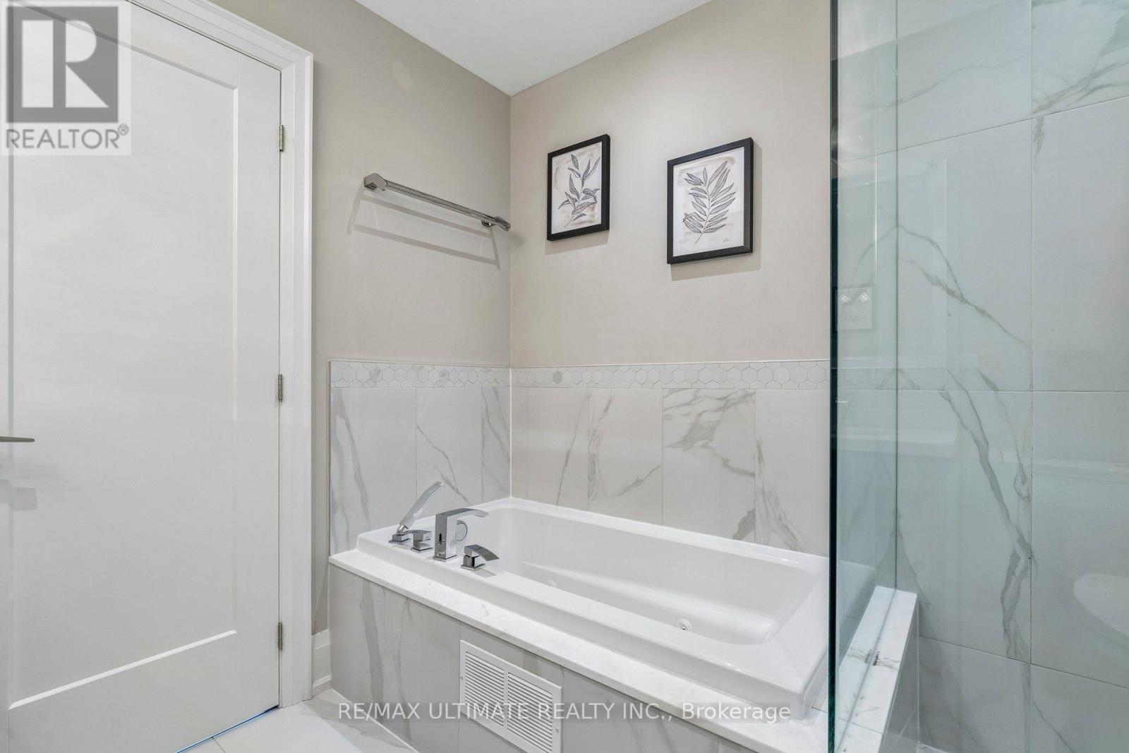 218 Delta Street, Toronto, Ontario  M8W 4E6 - Photo 39 - W13801672