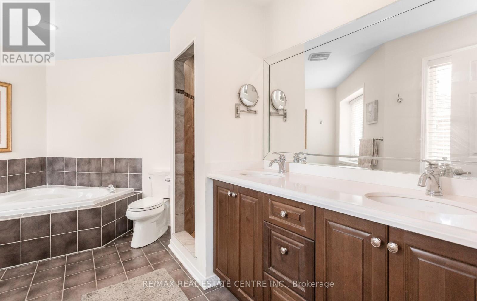 40 Hepburn Crescent N, Halton Hills, Ontario  L7G 5P8 - Photo 22 - W13801674