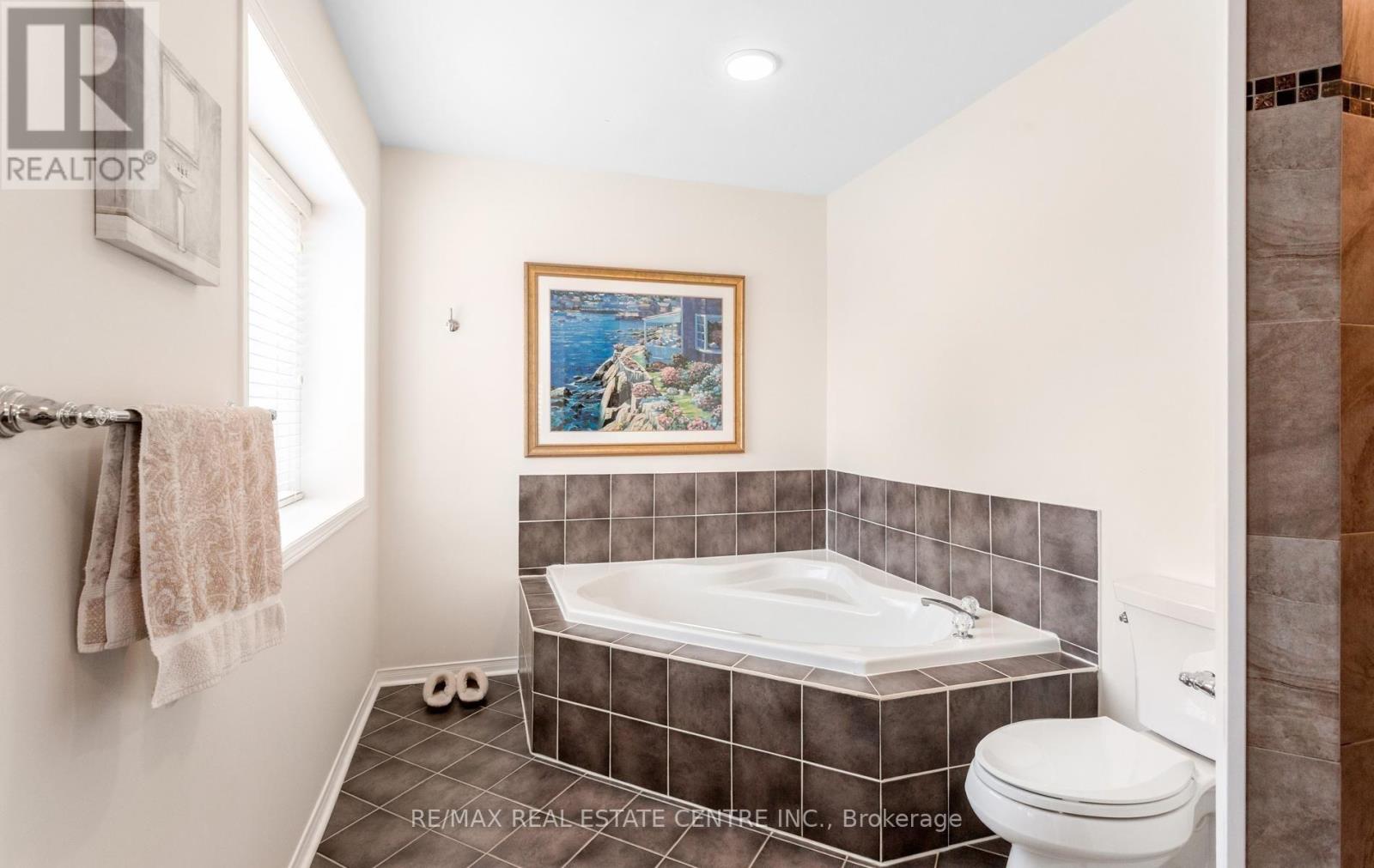 40 Hepburn Crescent N, Halton Hills, Ontario  L7G 5P8 - Photo 24 - W13801674