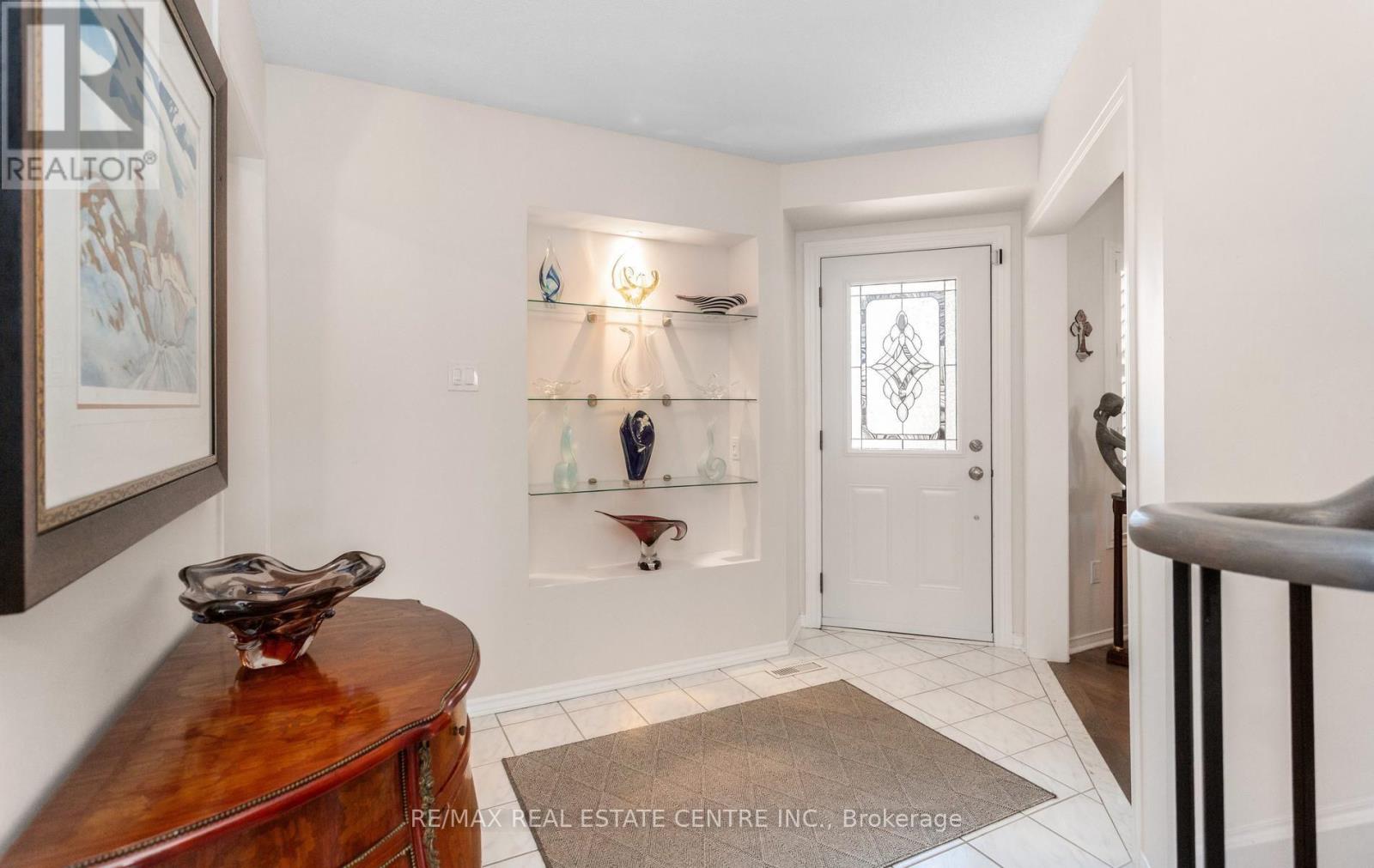 40 Hepburn Crescent N, Halton Hills, Ontario  L7G 5P8 - Photo 4 - W13801674