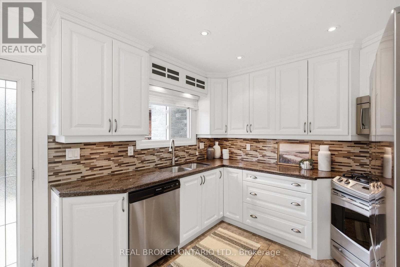 1249 Thorpe Road, Burlington, Ontario  L7S 2C9 - Photo 9 - W13801686