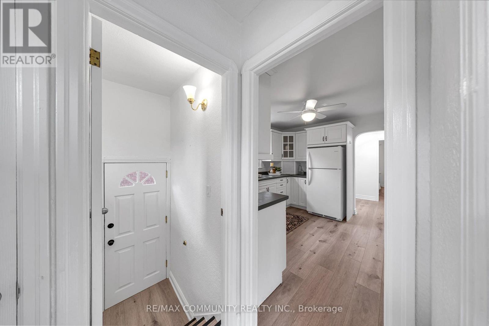 50 Joanith Drive, Toronto, Ontario  M4B 1S7 - Photo 9 - E13801636