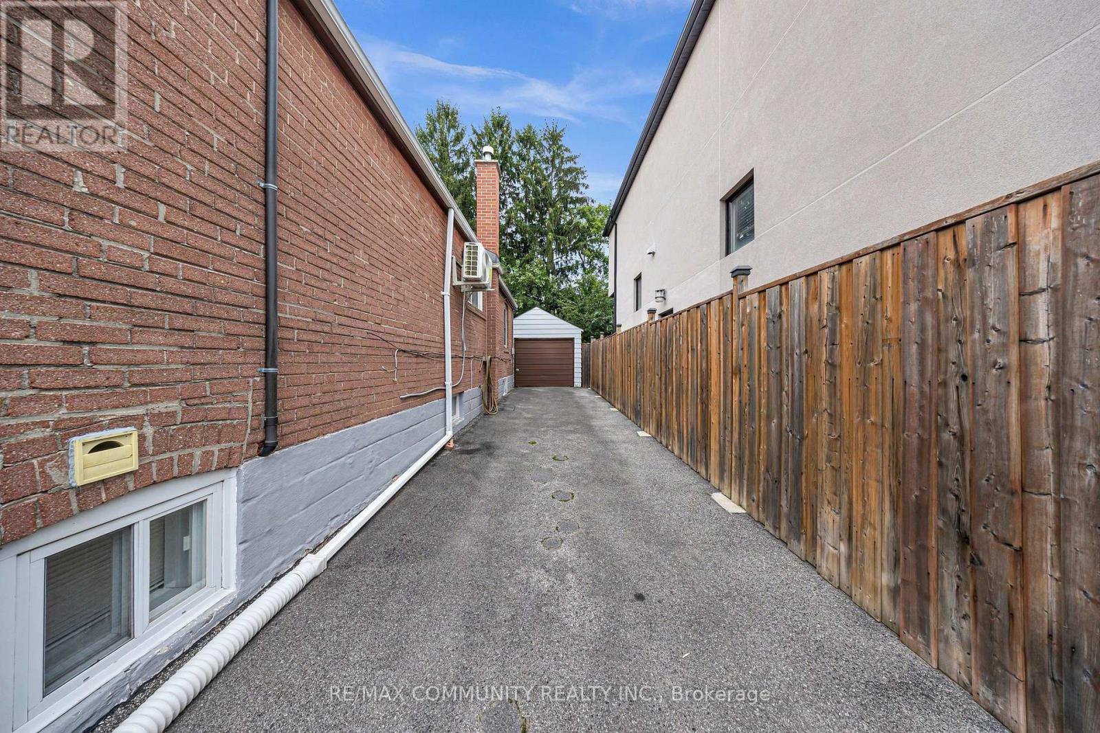 50 Joanith Drive, Toronto, Ontario  M4B 1S7 - Photo 33 - E13801636