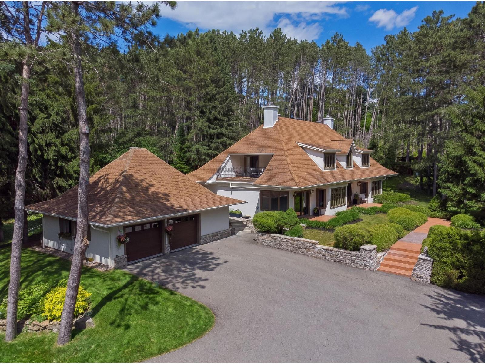 159 Ch. Legault Saint-Sauveur Quebec Canada J0R1R7 2