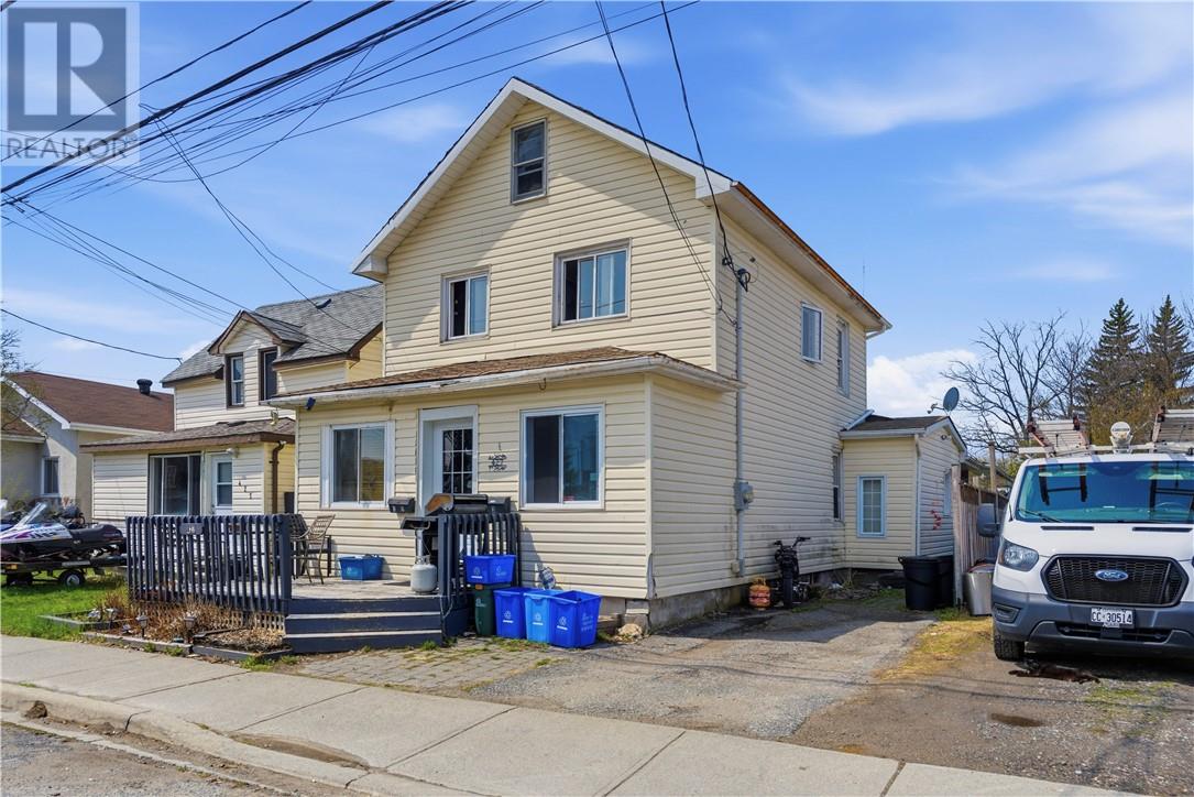 427 Montague Avenue, Sudbury, Ontario  P3C 4G6 - Photo 2 - 2130421