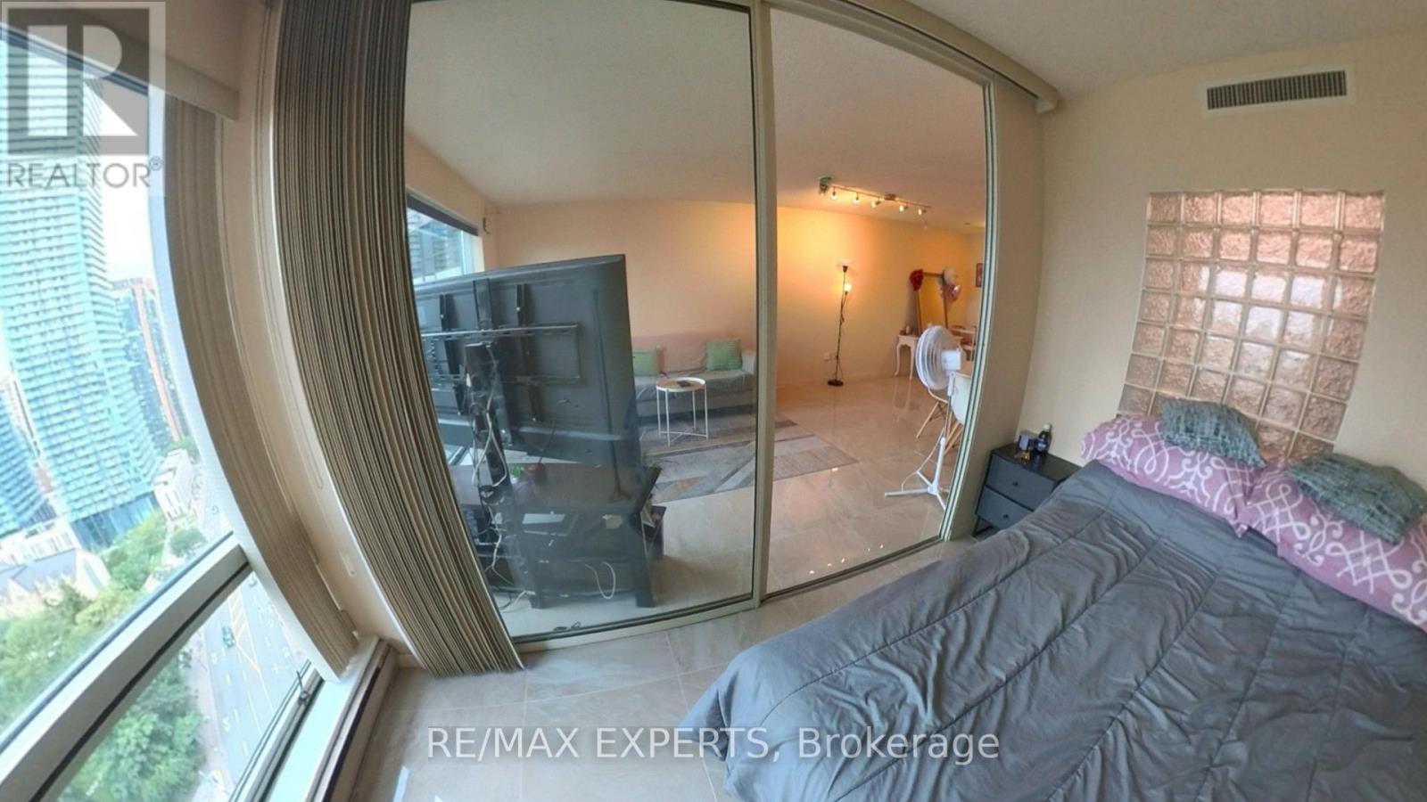 2116 - 1001 Bay Street, Toronto, Ontario  M5S 3A6 - Photo 4 - C13793782