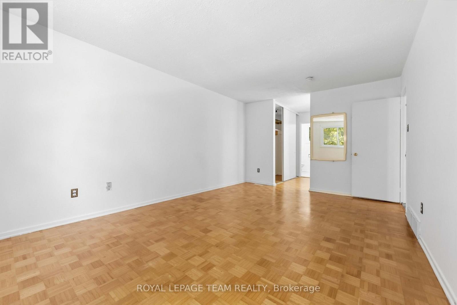 19 Amberwood Crescent, Ottawa, Ontario  K2E 7B7 - Photo 23 - X13801232