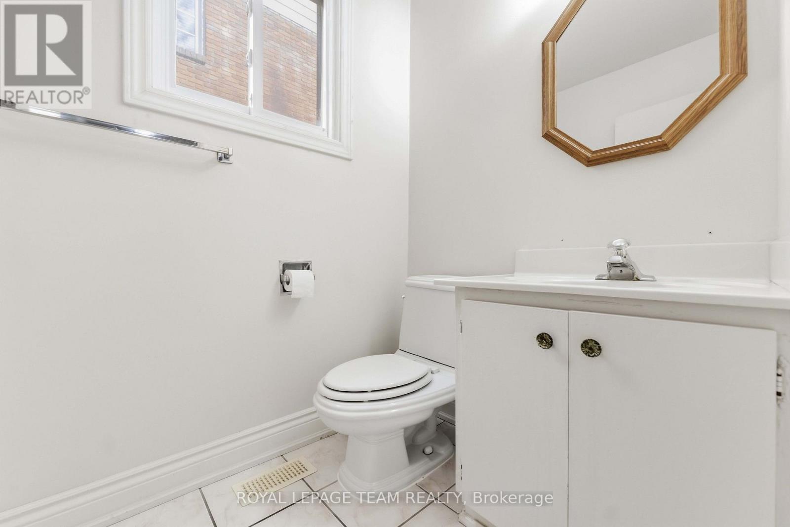 19 Amberwood Crescent, Ottawa, Ontario  K2E 7B7 - Photo 19 - X13801232