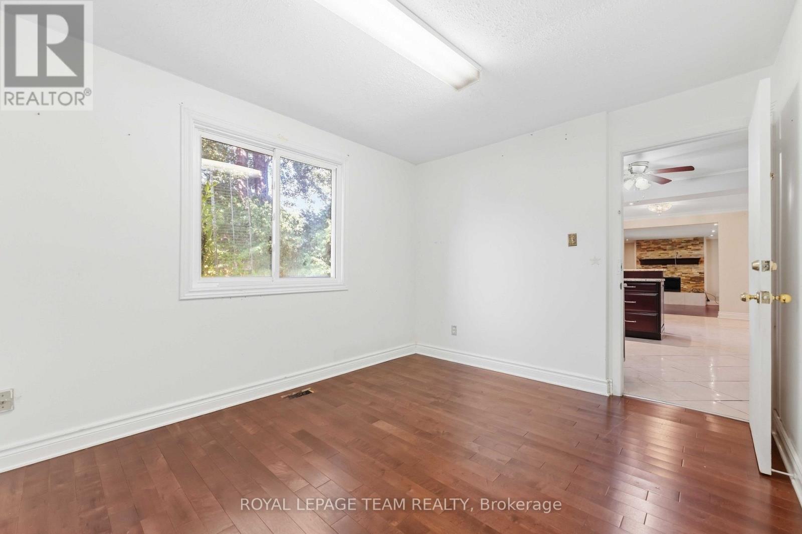 19 Amberwood Crescent, Ottawa, Ontario  K2E 7B7 - Photo 17 - X13801232