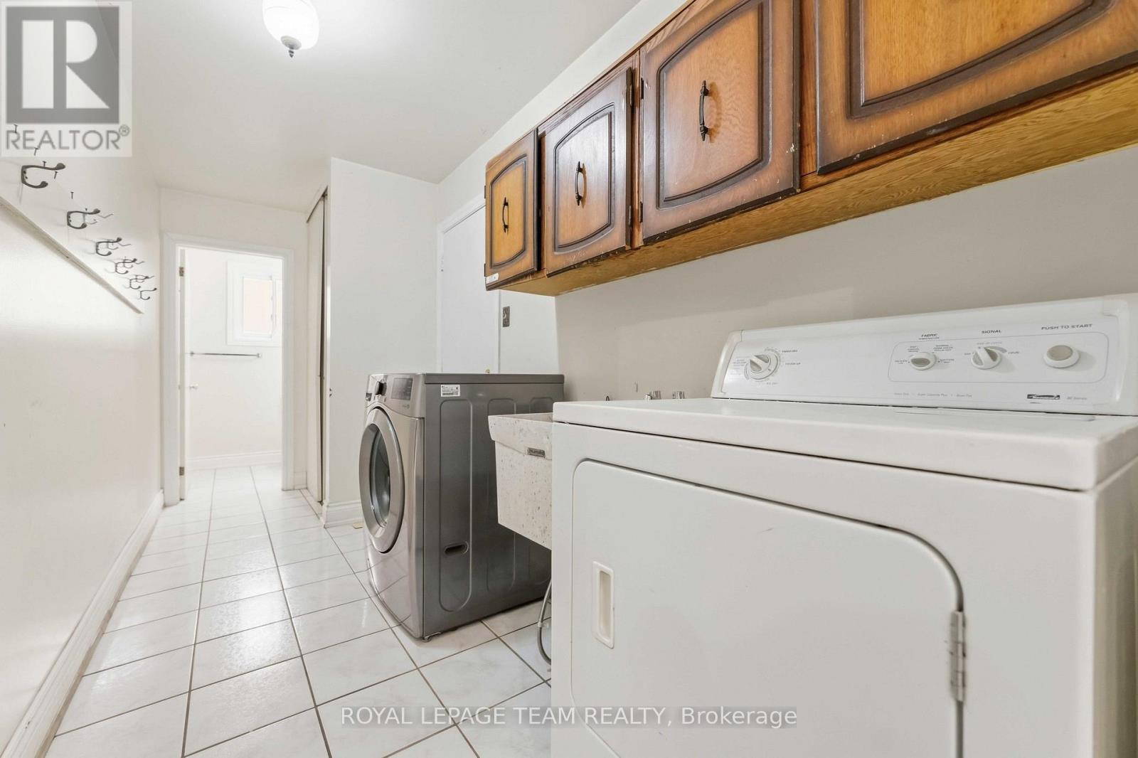 19 Amberwood Crescent, Ottawa, Ontario  K2E 7B7 - Photo 18 - X13801232
