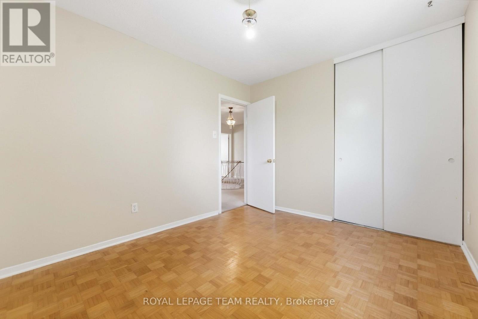 19 Amberwood Crescent, Ottawa, Ontario  K2E 7B7 - Photo 31 - X13801232