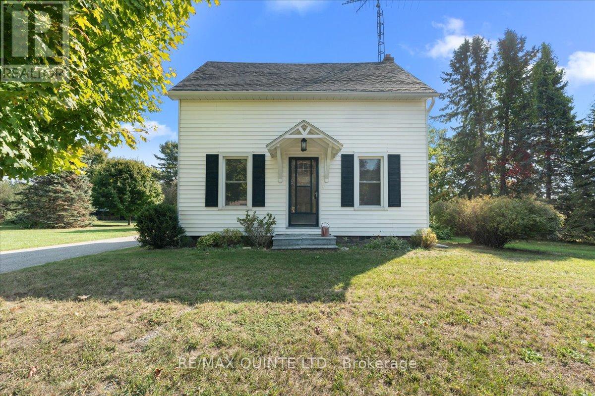 1501 County Road 12 Road, Prince Edward County, Ontario  K0K 2T0 - Photo 1 - X13801734