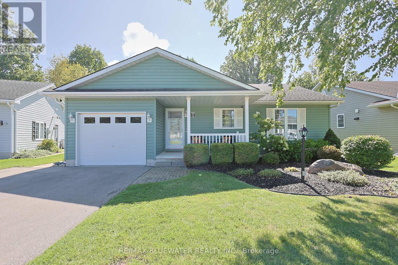 353 SHANNON BOULEVARD, South Huron, Ontario