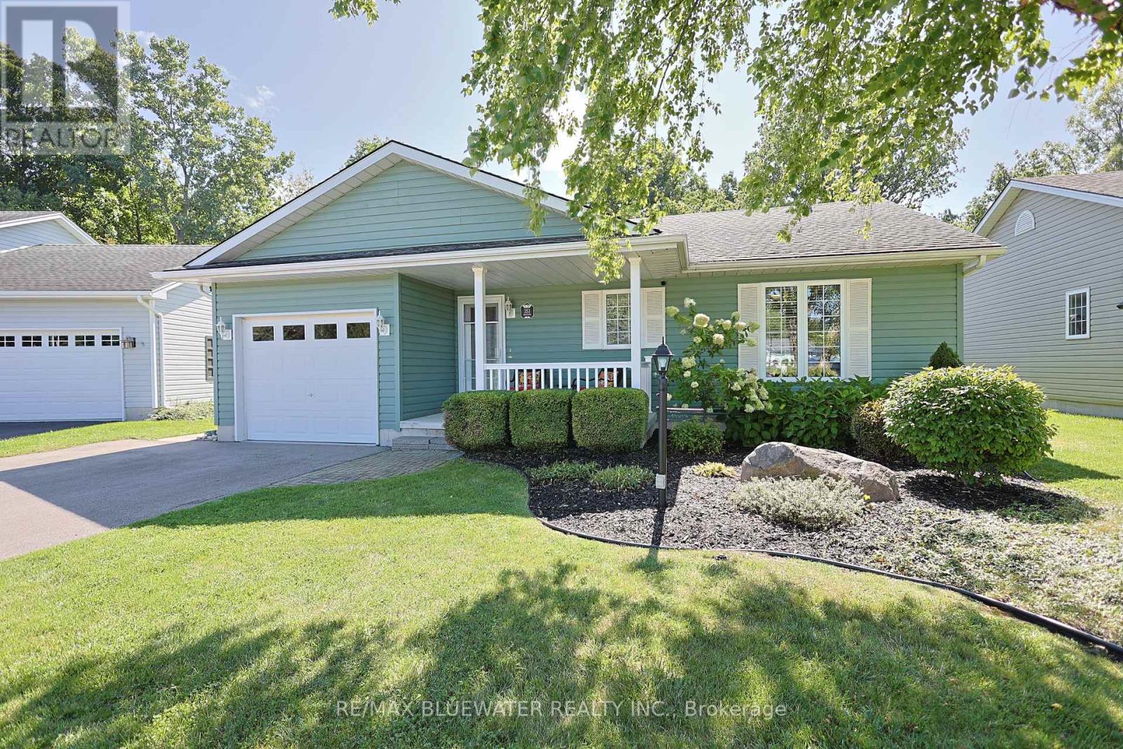 353 Shannon Boulevard, South Huron, Ontario  N0M 1T0 - Photo 7 - X13801998