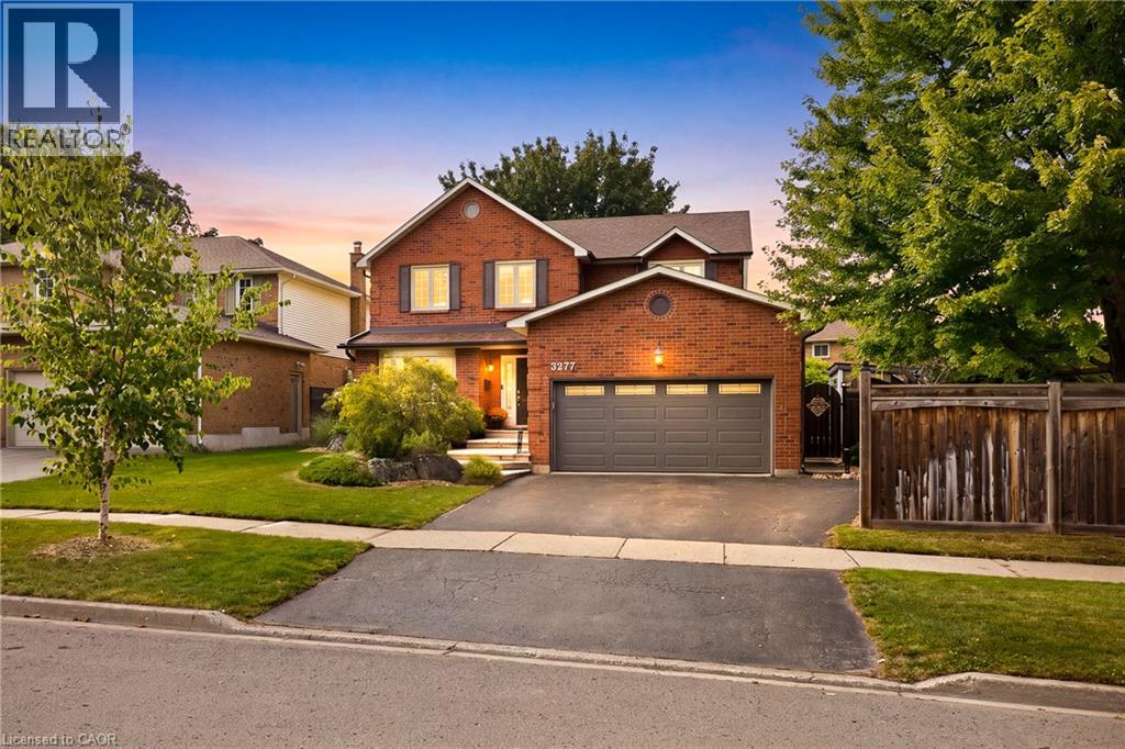 3277 Woodside Avenue, Burlington, Ontario  L7M 2R9 - Photo 2 - 40864559