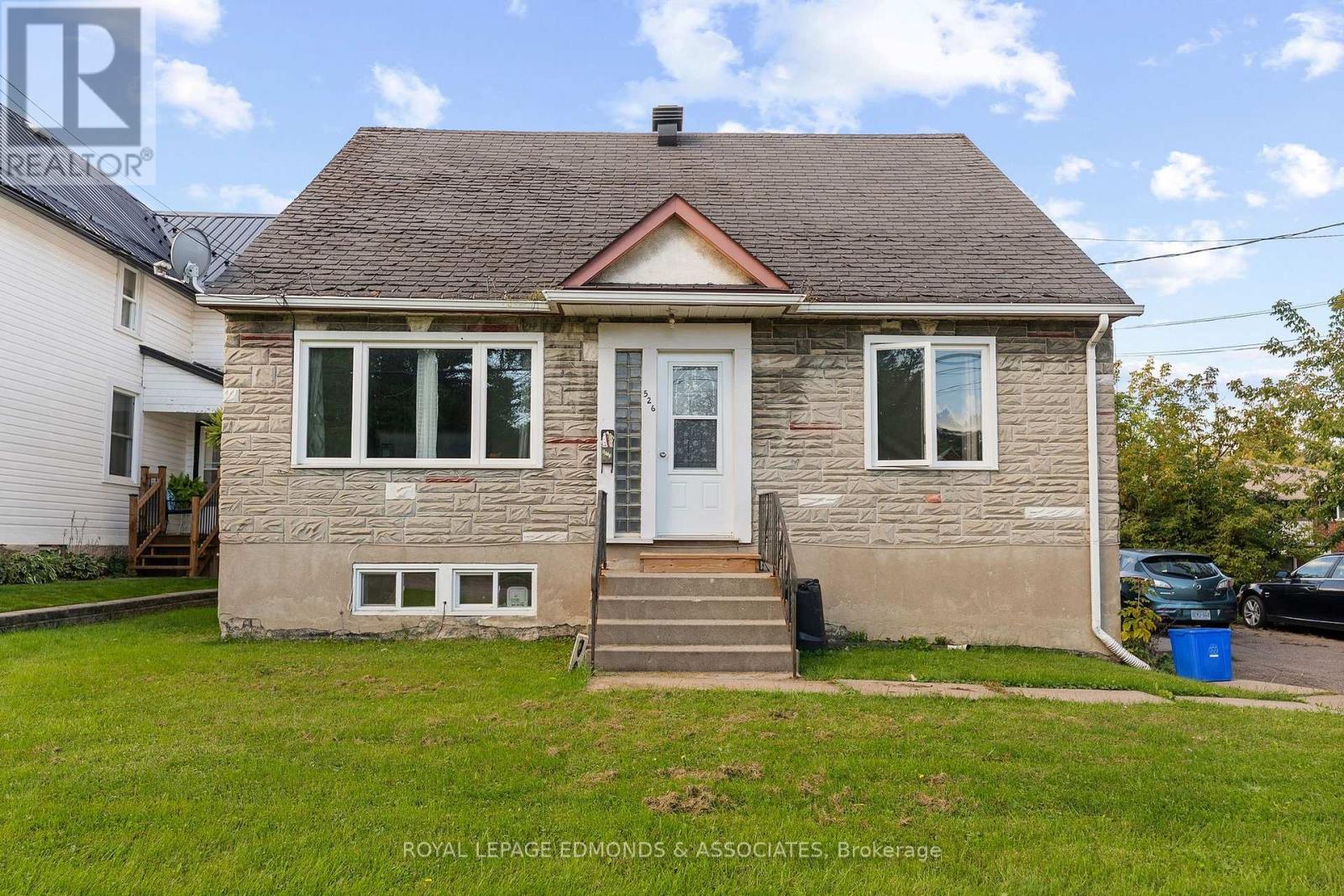 526 Mackay Street, Pembroke, Ontario  K8A 1E6 - Photo 2 - X13801882