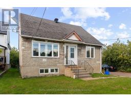 526 MACKAY STREET, Pembroke, Ontario
