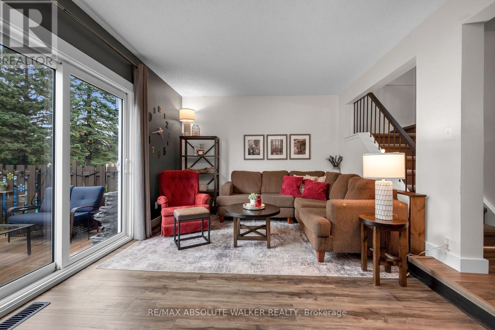 6445 Natalie Way, Ottawa, Ontario  K1C 4Y2 - Photo 3 - X13801958