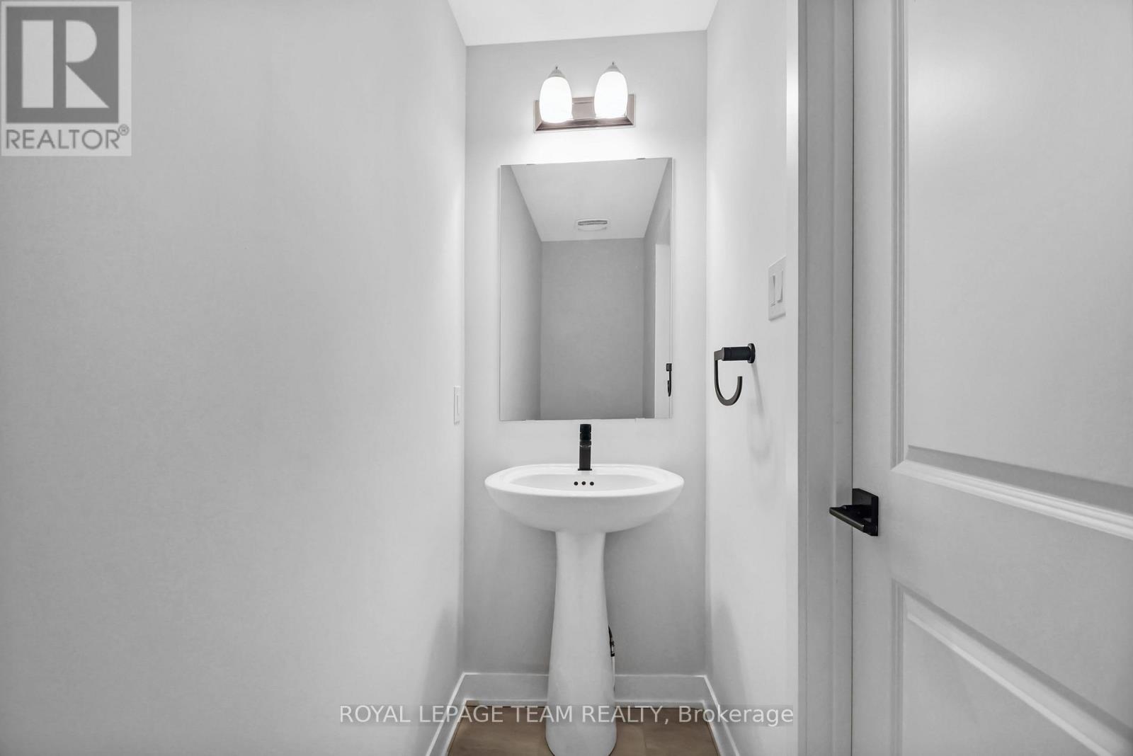 802 Parnian Private, Ottawa, Ontario  K2J 7K6 - Photo 4 - X13801988
