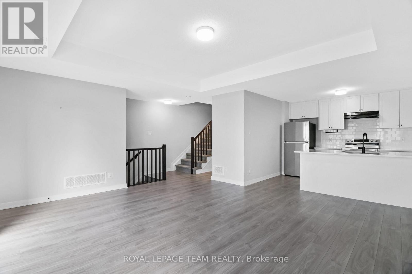 802 Parnian Private, Ottawa, Ontario  K2J 7K6 - Photo 8 - X13801988
