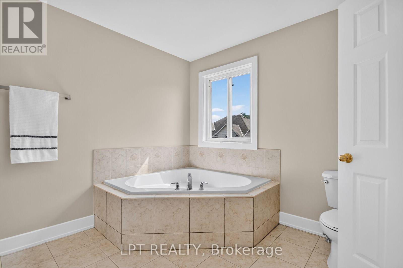 97 Black Bear Way, Ottawa, Ontario  K2S 2G6 - Photo 10 - X13802052