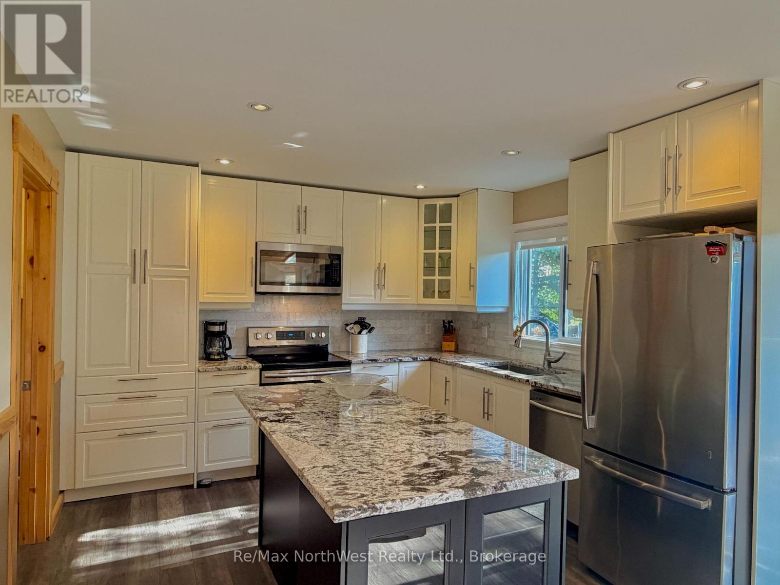 21 Crystal Street S, Kenora, Ontario  P0X 1C0 - Photo 8 - X13801832