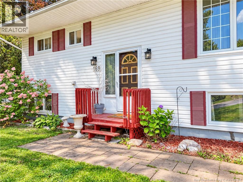 169 Burpee Street, Fredericton, New Brunswick E3A 1M6 - Photo 3 - NB147738