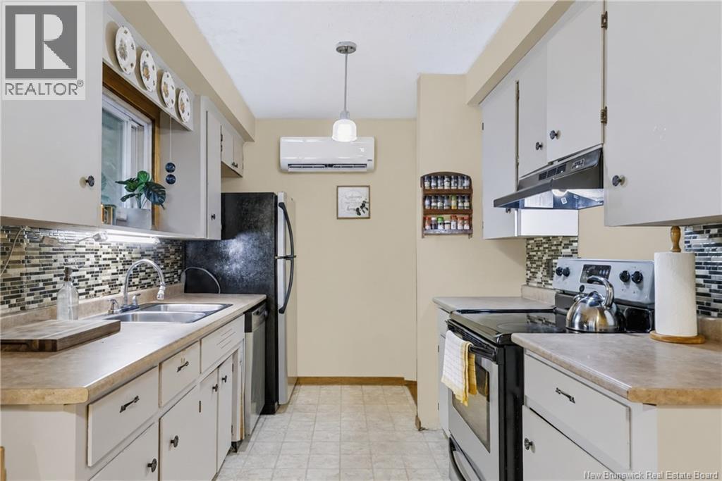 169 Burpee Street, Fredericton, New Brunswick E3A 1M6 - Photo 8 - NB147738