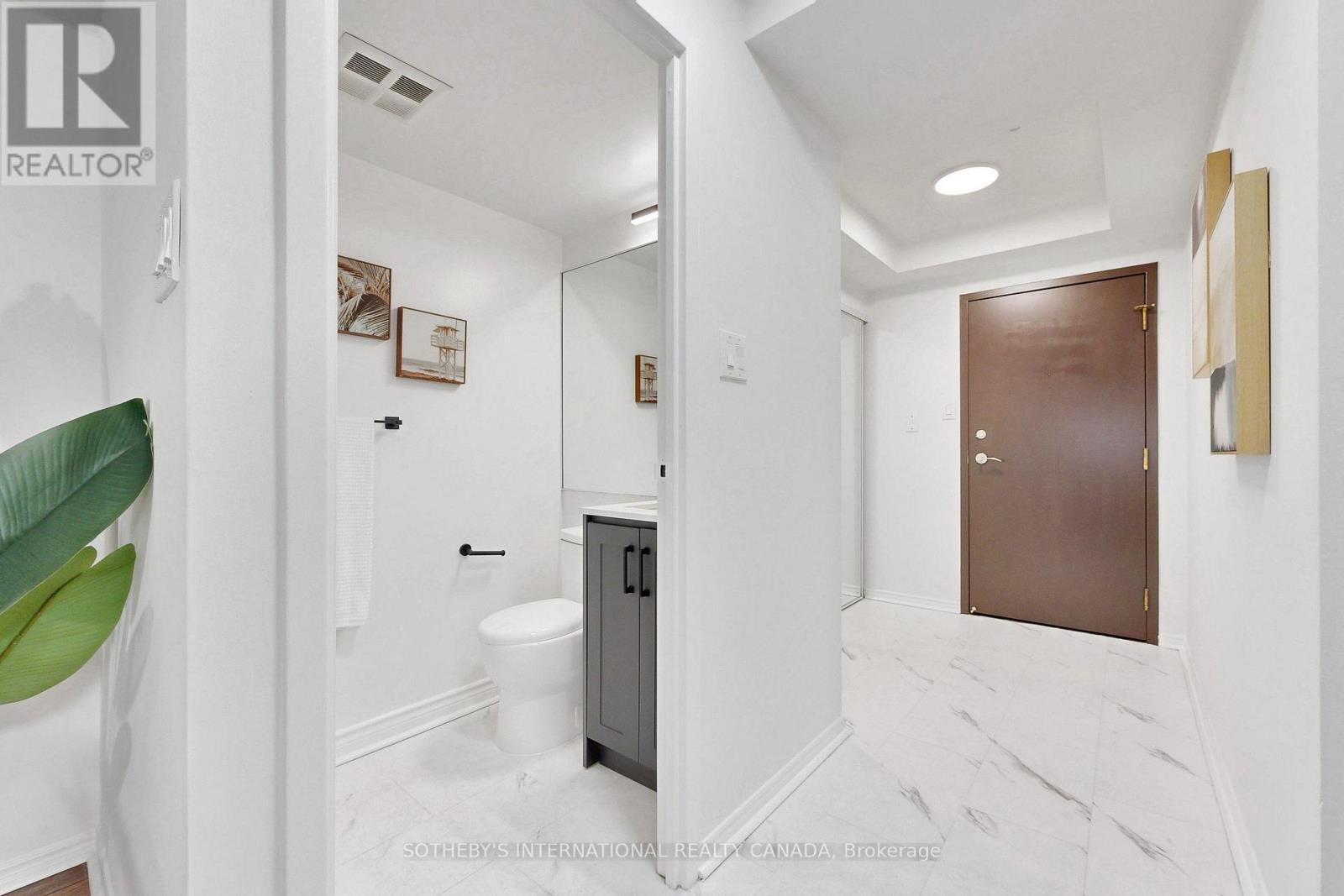 414 - 10 Queens Quay W, Toronto, Ontario  M5J 2R9 - Photo 7 - C13801854
