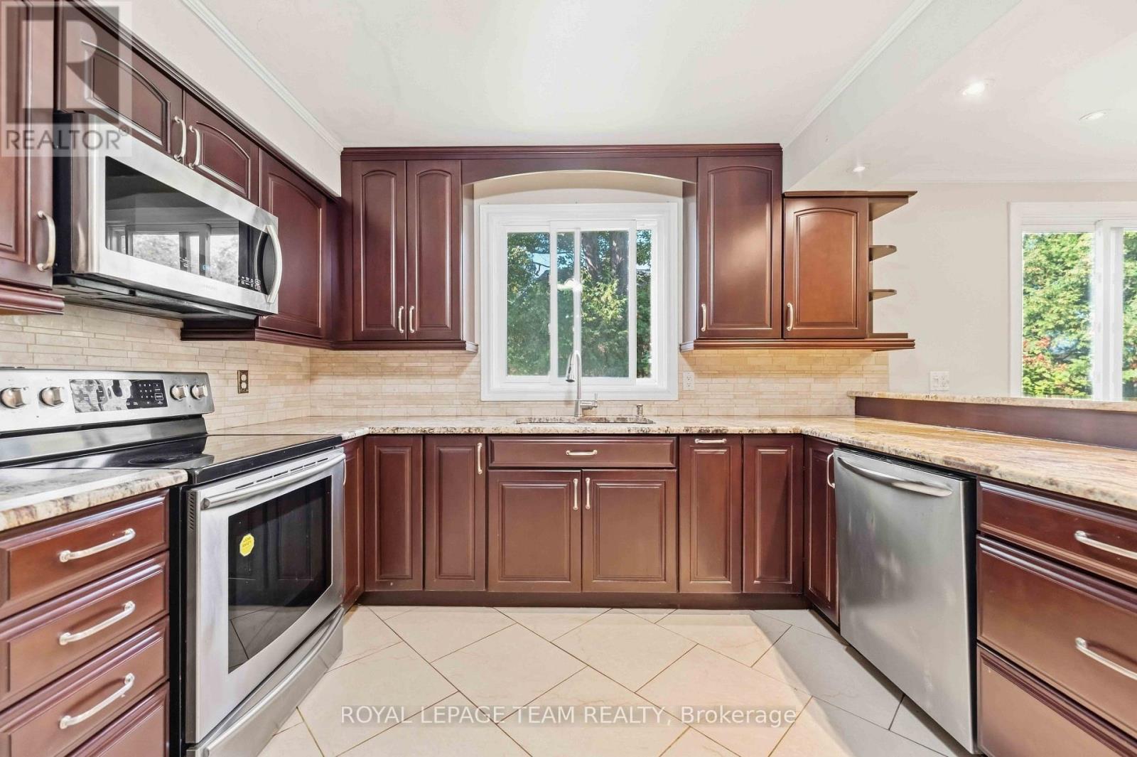 19 Amberwood Crescent, Ottawa, Ontario  K2E 7B7 - Photo 11 - X13801232