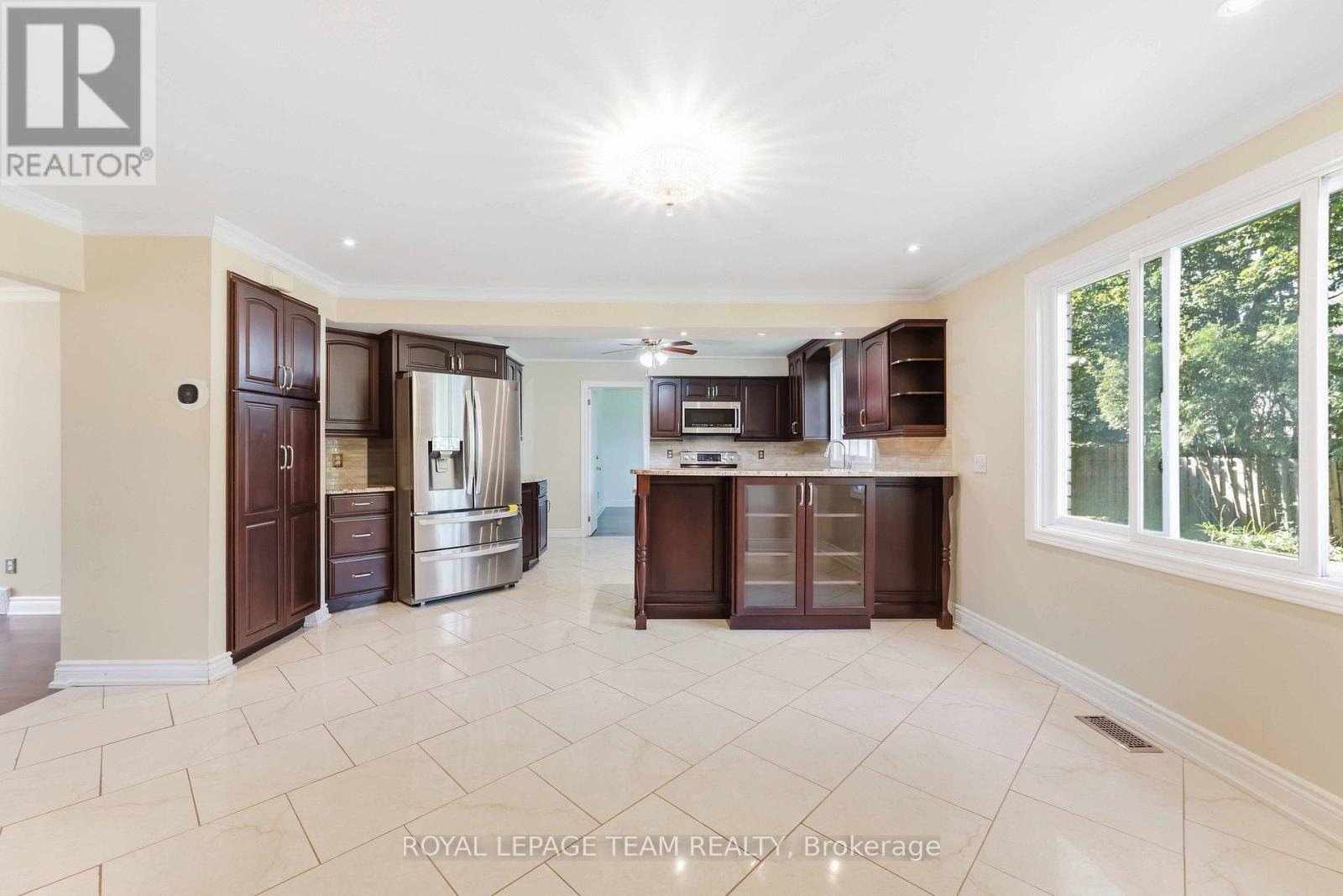 19 Amberwood Crescent, Ottawa, Ontario  K2E 7B7 - Photo 9 - X13801232